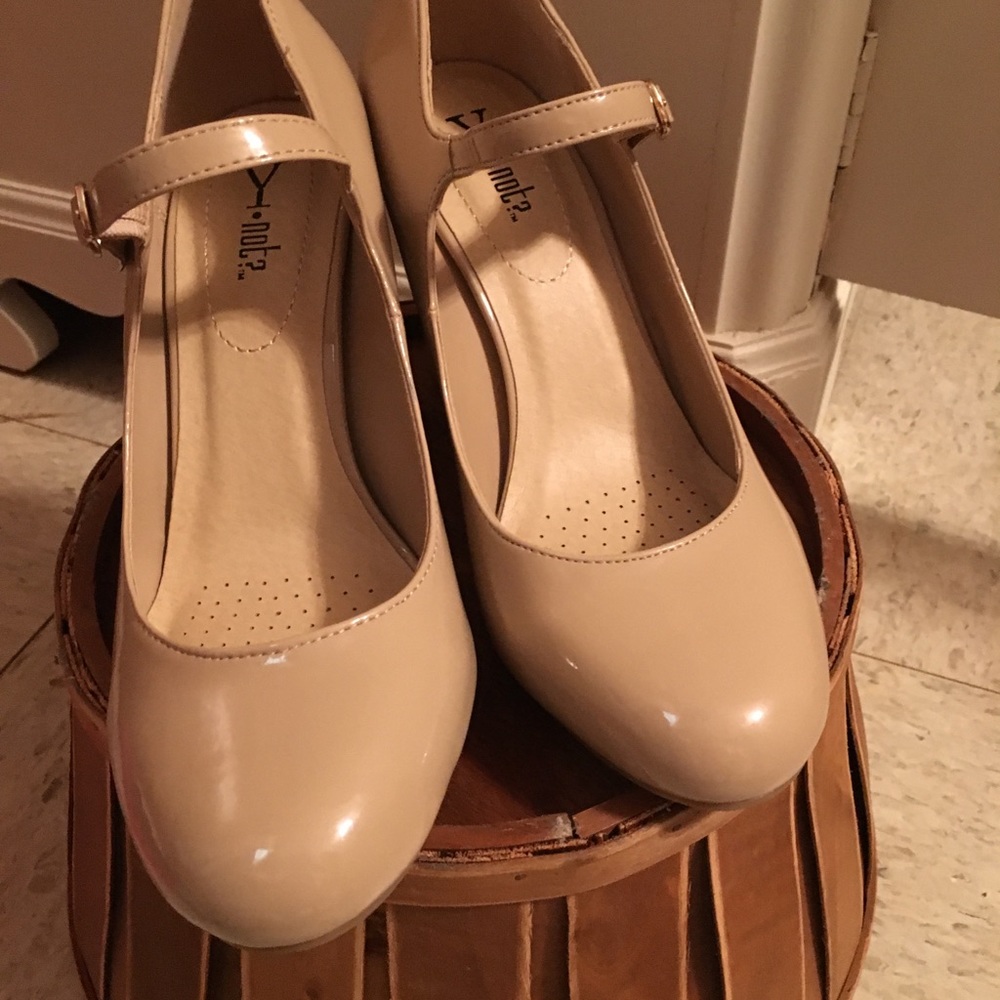 Nude Heels size 8
